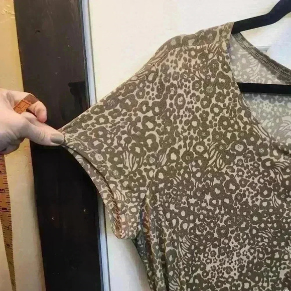 Jaclyn Smith Chic Brown Animal Print Midi Dress with crystal buttons Size Large - Picture 8 of 8
